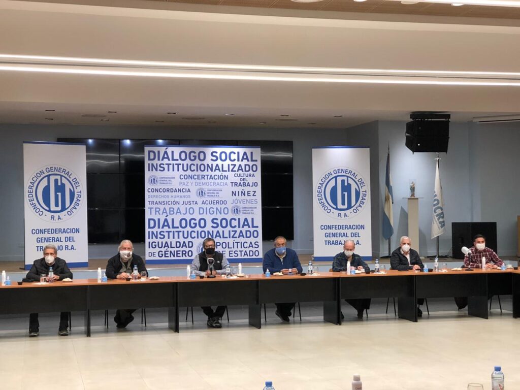 Reunioón de la CGT con las organizaciones sociales.-