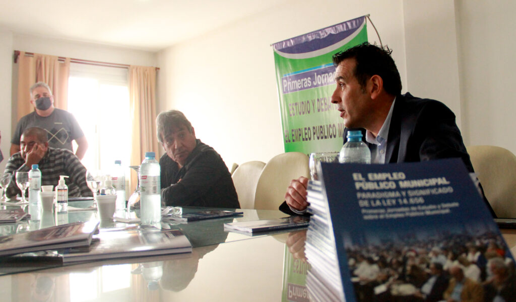 Ricardo Bradley, abogado laboral de la Fesimubo. Foto: Sonido Gremial