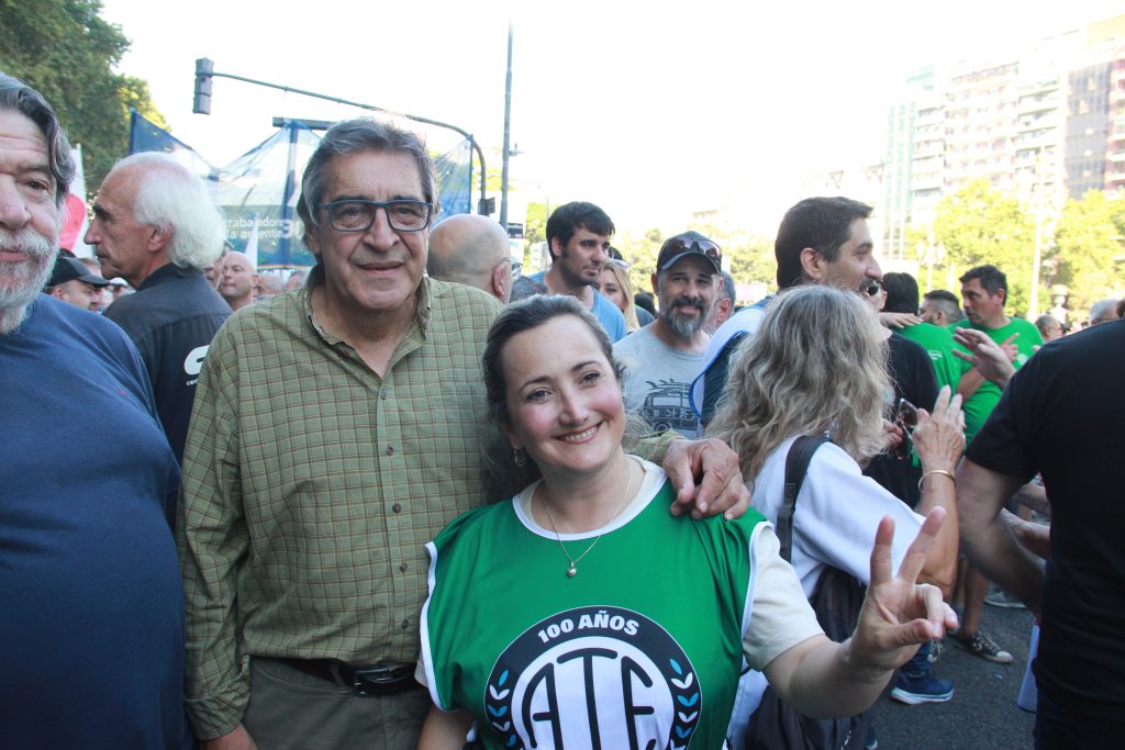 Cachorro Godoy junto a Mercedes Cabezas. Foto: Sonido Gremial
